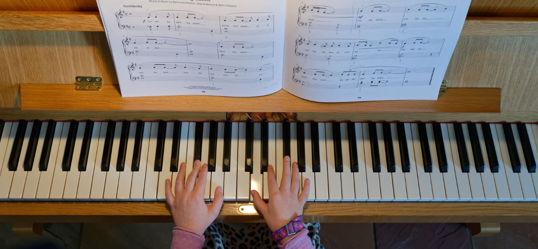 Lucinda piano hands